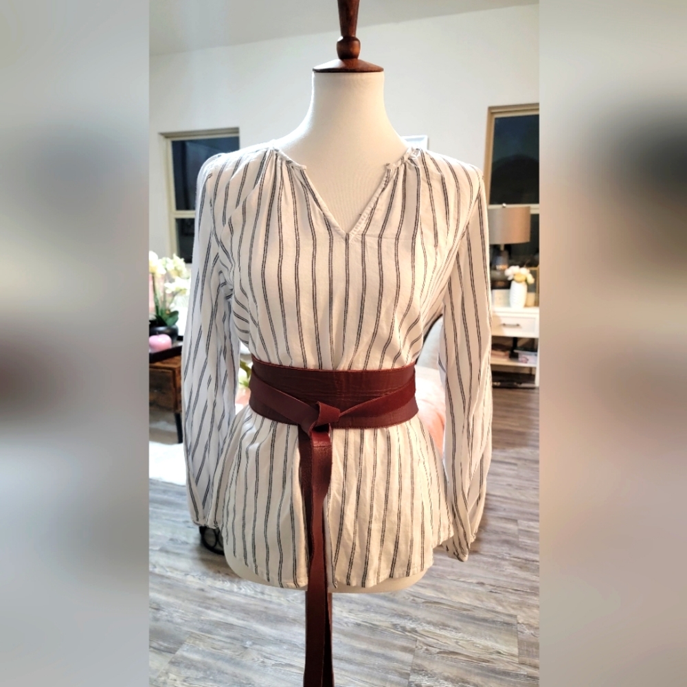 Old Navy NWT beautiful blouse size M